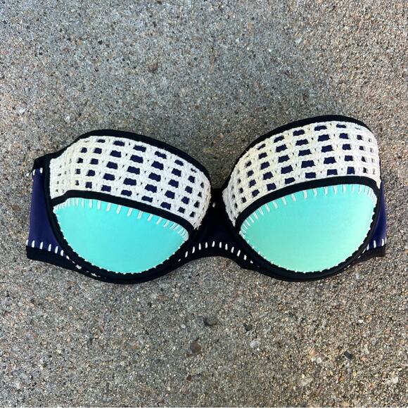 Victoria’s Secret 32DD The Flirt Bandeau teal aqua blue crochet bikini top - Picture 1 of 6